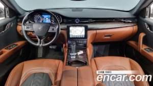 Maserati Quattroporte 3.0 V6 GranLusso 2020 года из Южной Кореи