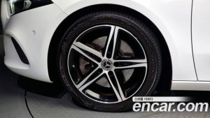 Mercedes-Benz A-Class A250 4MATIC SEDAN 2020 года из Южной Кореи