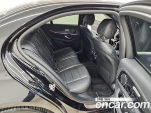 Mercedes-Benz E-Class E220d 4MATIC AMG Line 2021 года из Южной Кореи