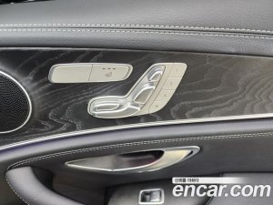 Mercedes-Benz E-Class E220d 4MATIC AMG Line 2021 года из Южной Кореи