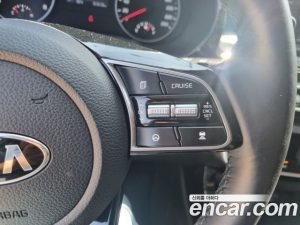 Kia Seltos Бензин 1.6 Turbo 2WD 2022 года из Южной Кореи