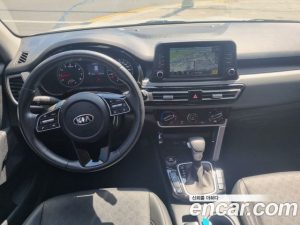 Kia Seltos Бензин 1.6 Turbo 2WD 2022 года из Южной Кореи