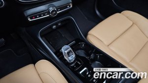 Volvo XC40 B4 Inscription 2021 года из Южной Кореи
