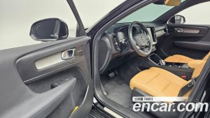 Volvo XC40 B4 Inscription 2021 года из Южной Кореи