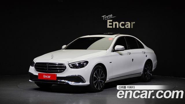 Mercedes-Benz E-Class E300e 4MATIC Exclusive 2021 года из Кореи