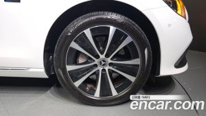 Mercedes-Benz E-Class E300e 4MATIC Exclusive 2021 года из Южной Кореи