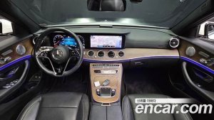 Mercedes-Benz E-Class E300e 4MATIC Exclusive 2021 года из Южной Кореи