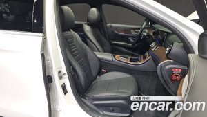 Mercedes-Benz E-Class E300e 4MATIC Exclusive 2021 года из Южной Кореи