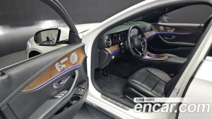 Mercedes-Benz E-Class E300e 4MATIC Exclusive 2021 года из Южной Кореи