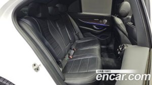 Mercedes-Benz E-Class E300e 4MATIC Exclusive 2021 года из Южной Кореи