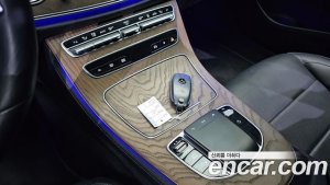 Mercedes-Benz E-Class E300e 4MATIC Exclusive 2021 года из Южной Кореи