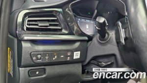 Kia Niro 1.6 HEV 2020 года из Южной Кореи