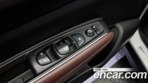 Renault-KoreaSamsung QM6 2.0 GDe RE Signature 2WD 2020 года из Южной Кореи