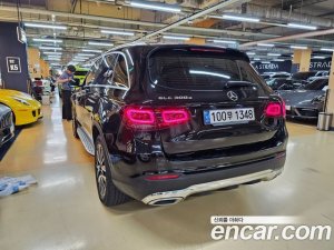 Mercedes-Benz GLC-Class GLC300e 4MATIC 2020 года из Южной Кореи