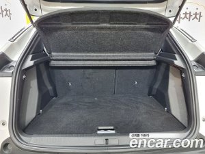 Peugeot 2008 1.5 BlueHDi ALLURE 2021 года из Южной Кореи