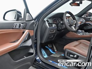BMW X6 M50i 2021 года из Южной Кореи