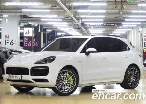 Porsche Cayenne 3.0 E-하이브리드 2020 года из Южной Кореи