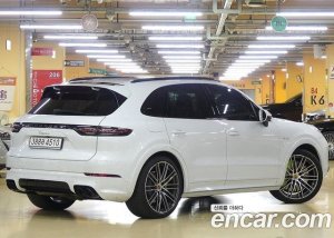 Porsche Cayenne 3.0 E-하이브리드 2020 года из Южной Кореи