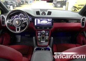 Porsche Cayenne 3.0 E-하이브리드 2020 года из Южной Кореи