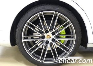 Porsche Cayenne 3.0 E-하이브리드 2020 года из Южной Кореи