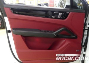 Porsche Cayenne 3.0 E-하이브리드 2020 года из Южной Кореи