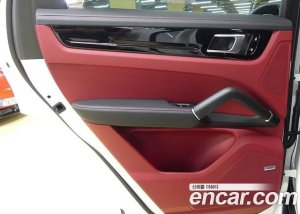 Porsche Cayenne 3.0 E-하이브리드 2020 года из Южной Кореи