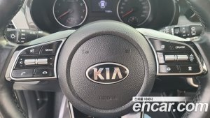 Kia Seltos Бензин 1.6 Turbo 2WD 2022 года из Южной Кореи