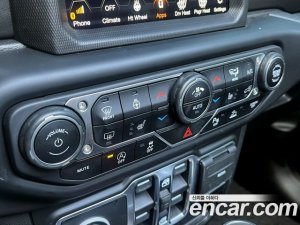 Jeep Wrangler 2.0 Overland Unlimited Top 4Door 2021 года из Южной Кореи