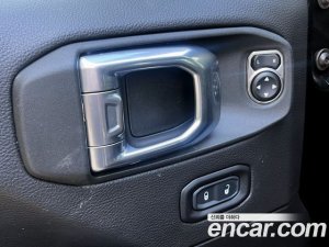 Jeep Wrangler 2.0 Overland Unlimited Top 4Door 2021 года из Южной Кореи