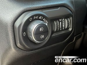 Jeep Wrangler 2.0 Overland Unlimited Top 4Door 2021 года из Южной Кореи