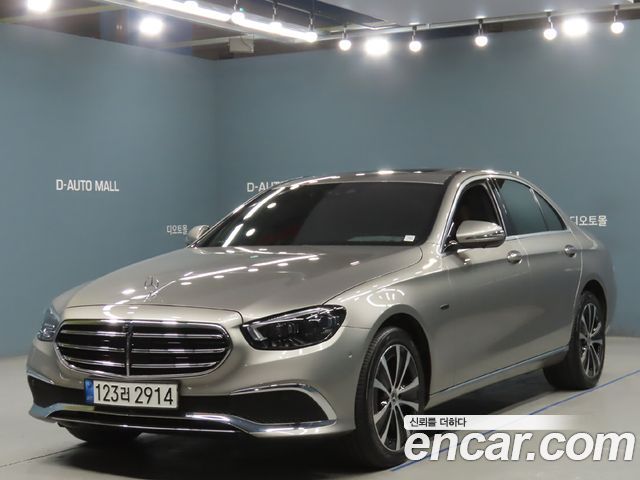 Mercedes-Benz E-Class E300e 4MATIC Exclusive 2021 года из Кореи