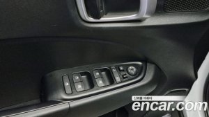Hyundai Venue 1.6 Smart 2020 года из Южной Кореи