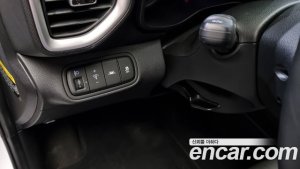 Hyundai Venue 1.6 Smart 2020 года из Южной Кореи