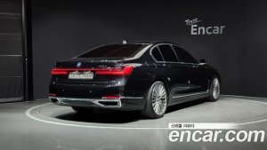 BMW 7-Series 730d xDrive Design Pure Excellence 2020 года из Южной Кореи