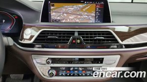 BMW 7-Series 730d xDrive Design Pure Excellence 2020 года из Южной Кореи