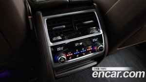 BMW 7-Series 730d xDrive Design Pure Excellence 2020 года из Южной Кореи
