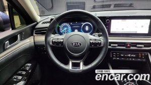 Kia K5 Signature 2021 года из Южной Кореи