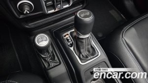 Jeep Wrangler 2.0 Overland Unlimited Top 4Door 80th Anniversary Edition 2021 года из Южной Кореи