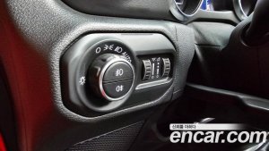 Jeep Wrangler 2.0 Overland Unlimited Top 4Door 80th Anniversary Edition 2021 года из Южной Кореи