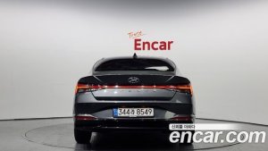 Hyundai AVANTE Inspiration 2021 года из Южной Кореи
