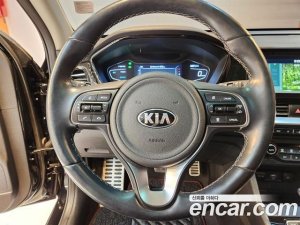 Kia Niro 1.6 HEV 2020 года из Южной Кореи