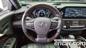 Lexus LS 3.5 Luxury AWD 2021 года из Южной Кореи