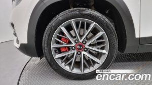 Kia Seltos Бензин 1.6 Turbo 2WD 2022 года из Южной Кореи