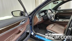 BMW 7-Series 730d xDrive Design Pure Excellence 2020 года из Южной Кореи
