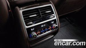BMW 7-Series 730d xDrive Design Pure Excellence 2020 года из Южной Кореи