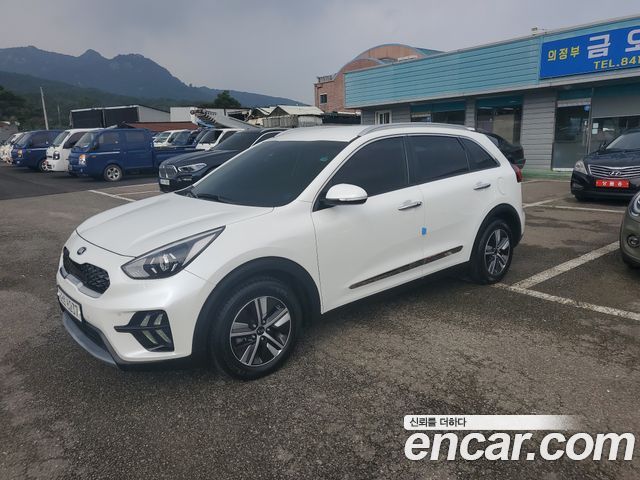 Kia Niro 1.6 HEV 2020 года из Кореи