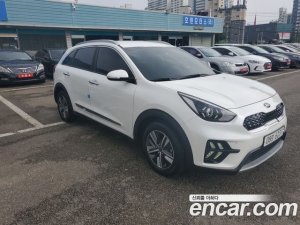 Kia Niro 1.6 HEV 2020 года из Южной Кореи