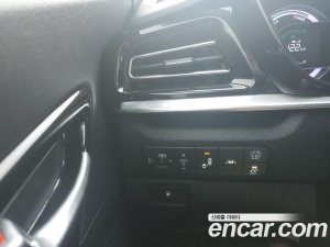 Kia Niro 1.6 HEV 2020 года из Южной Кореи