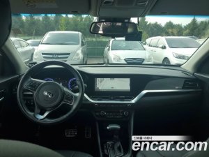 Kia Niro 1.6 HEV 2020 года из Южной Кореи