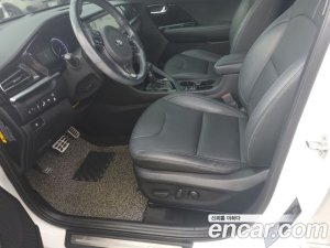 Kia Niro 1.6 HEV 2020 года из Южной Кореи